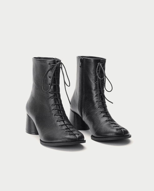 Daffy Boots