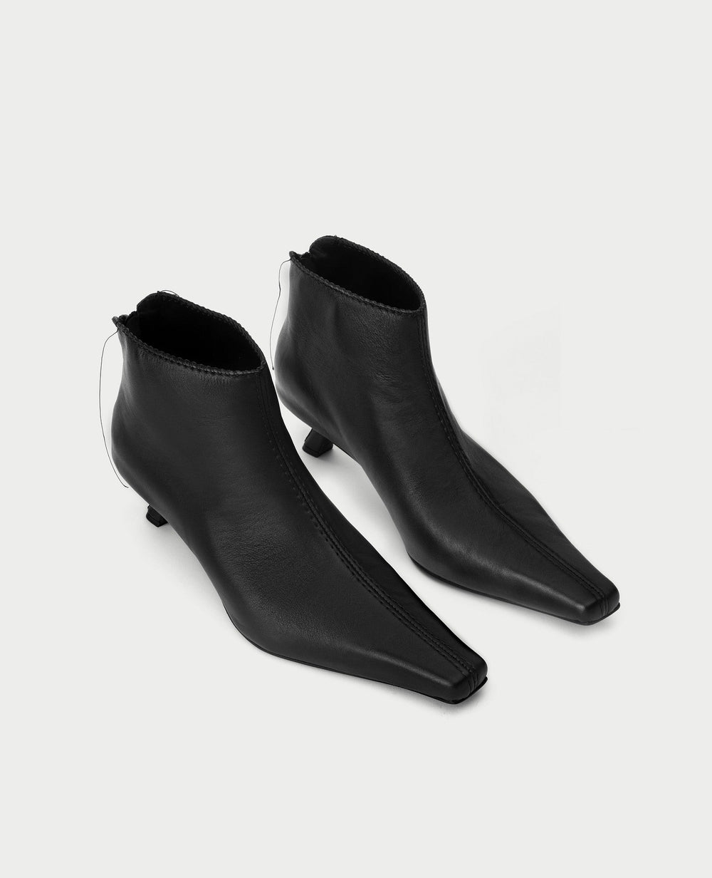 Turn Boots
