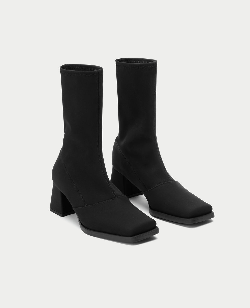 Eva Stretch Boots